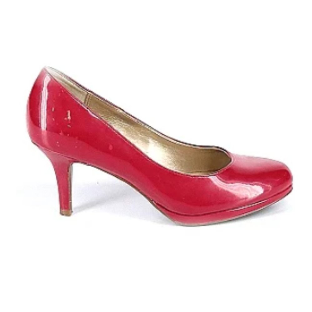 KELLY & KATIE Red Patent Leather Round Toe Heels